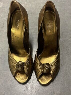 Y2K Gucci Gold Bronze Metallic Leather Peep Toe Knot Bow Heels